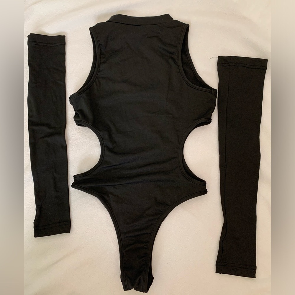 Cut Out Bodysuit with Sleeves
